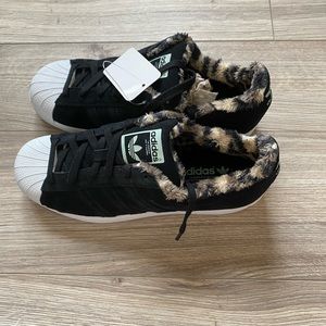 Adidas Superstar Women Size 7 Sneaker, black